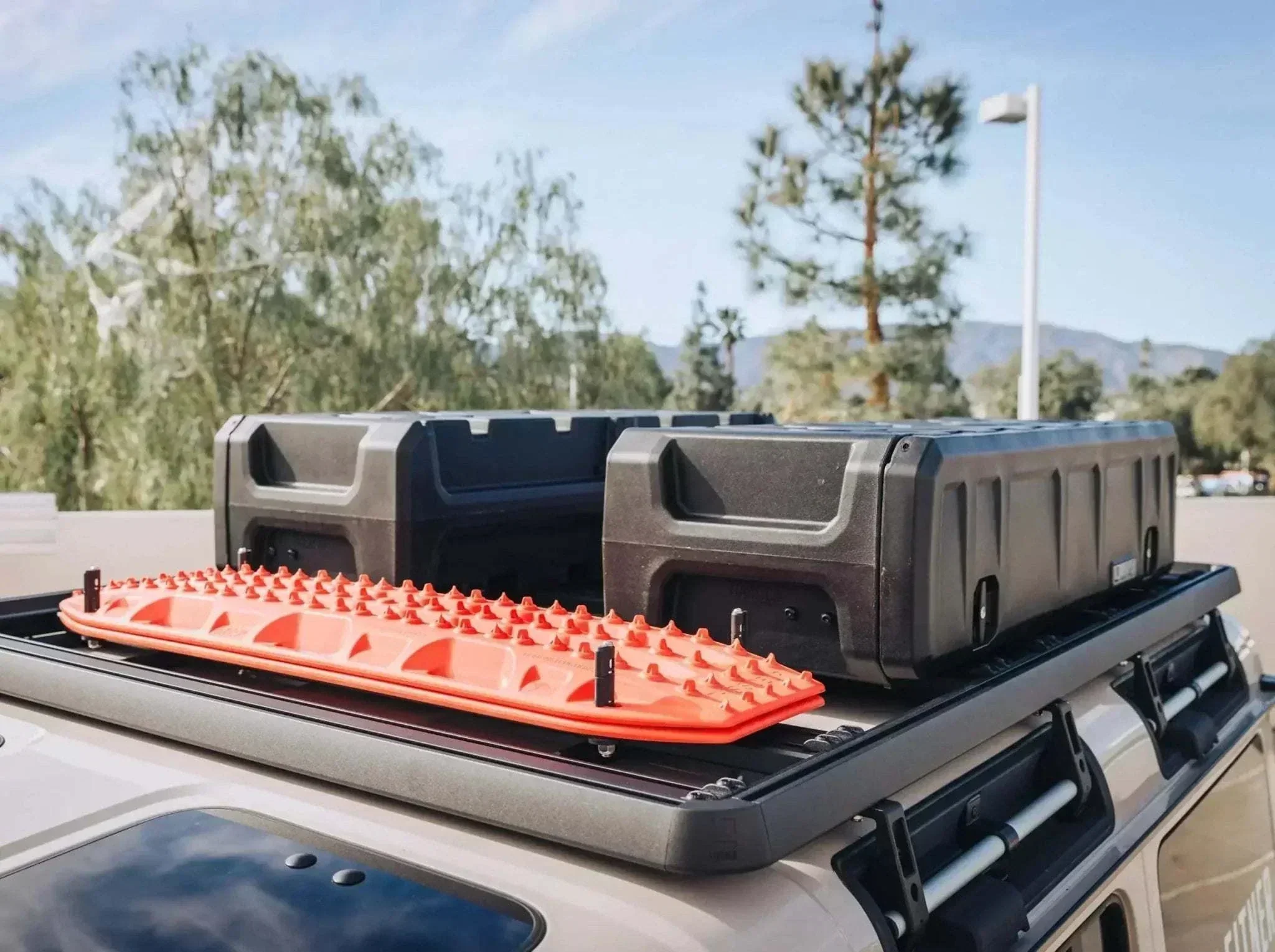 Grenadier Roof Rack: 3/4 - Image 16