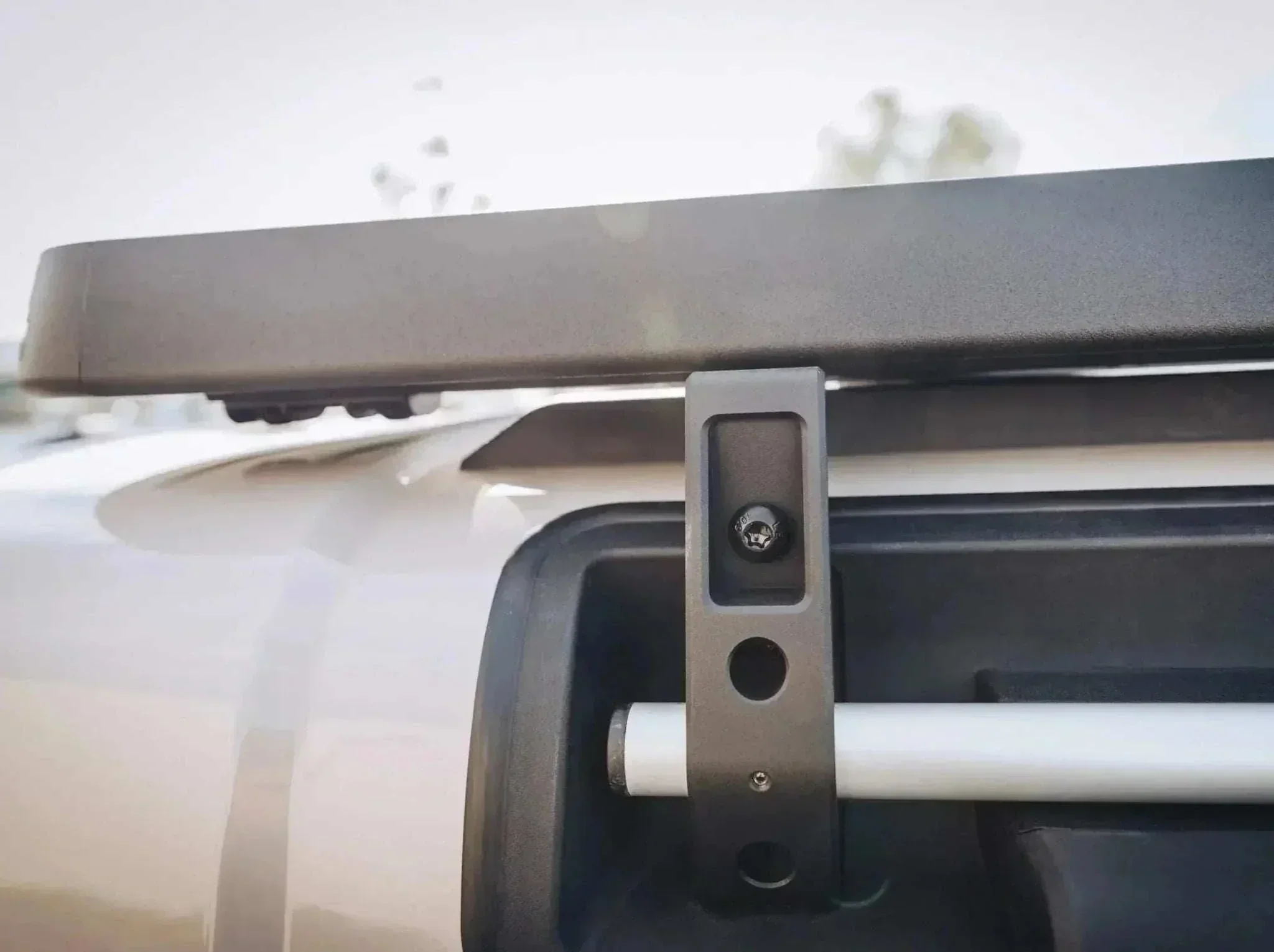 Grenadier Roof Rack: 3/4 - Image 4