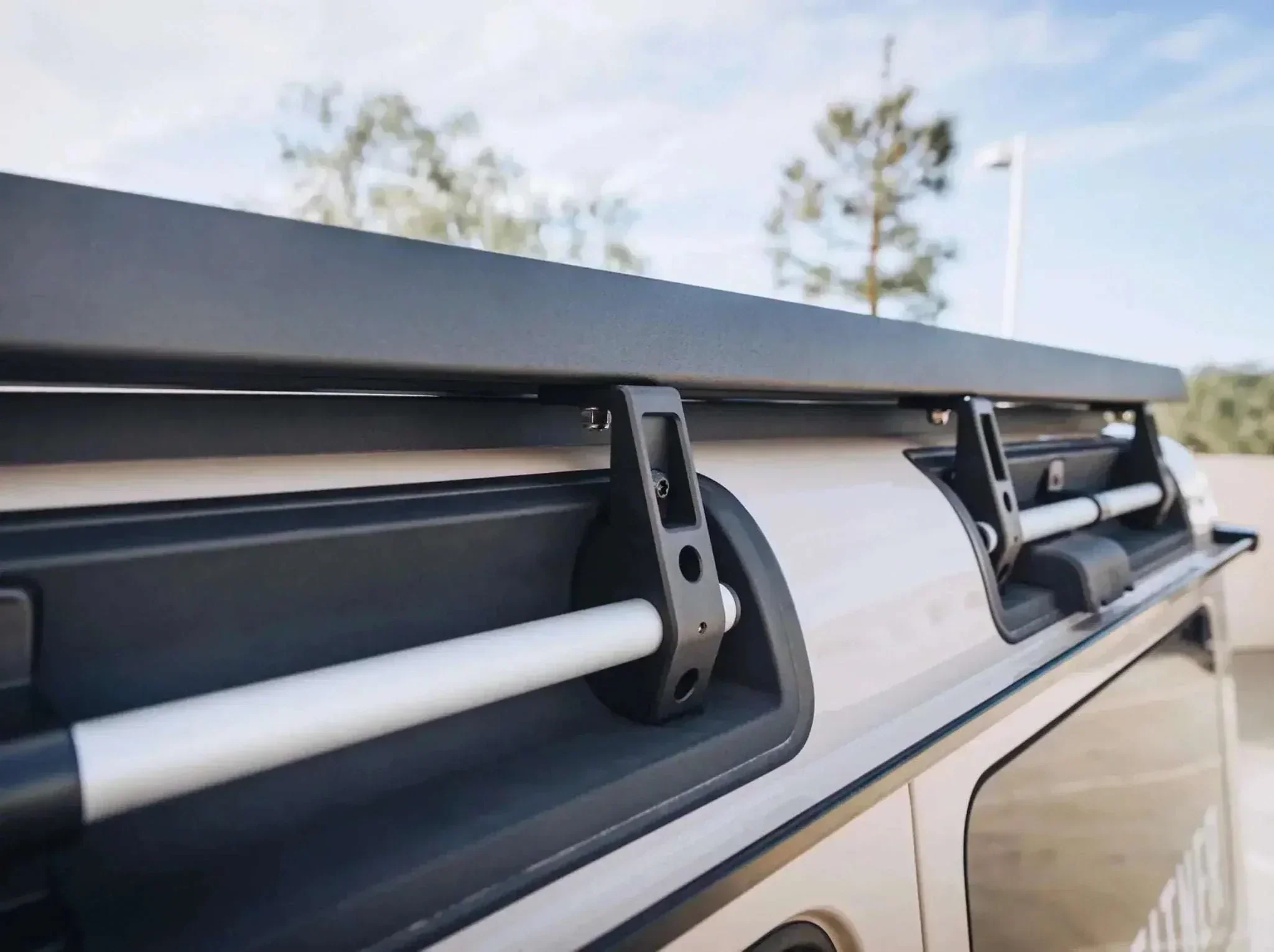 Grenadier Roof Rack: 3/4 - Image 5