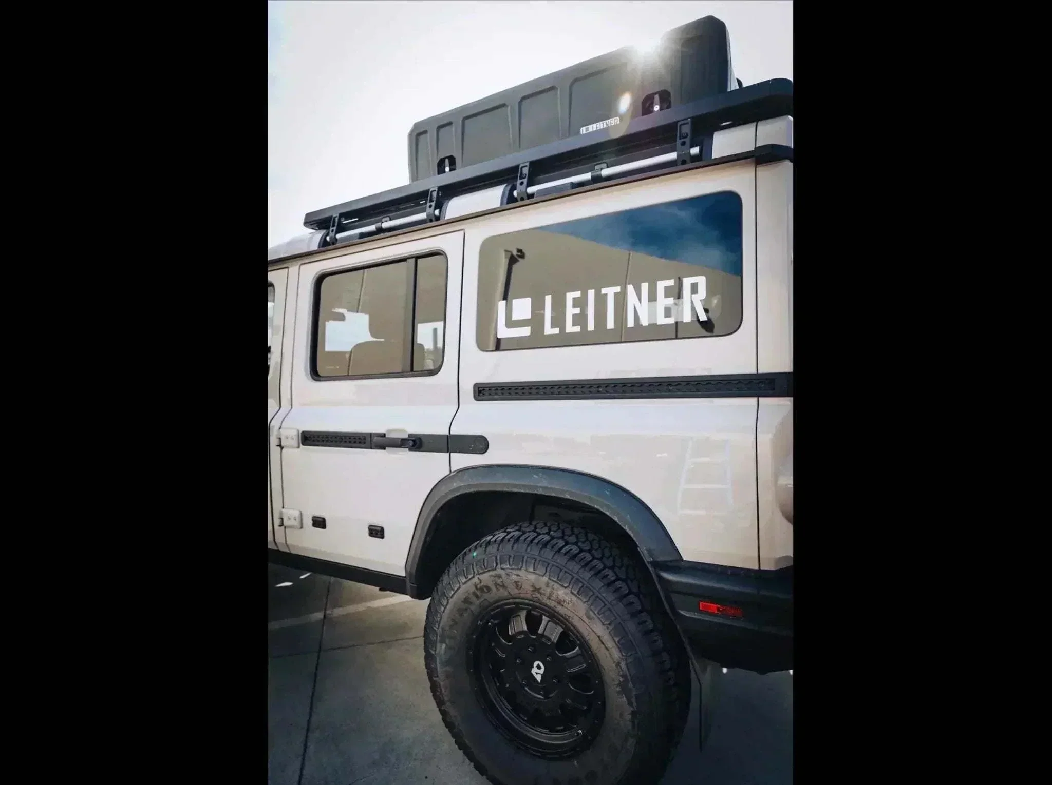 Grenadier Roof Rack: 3/4 - Image 6