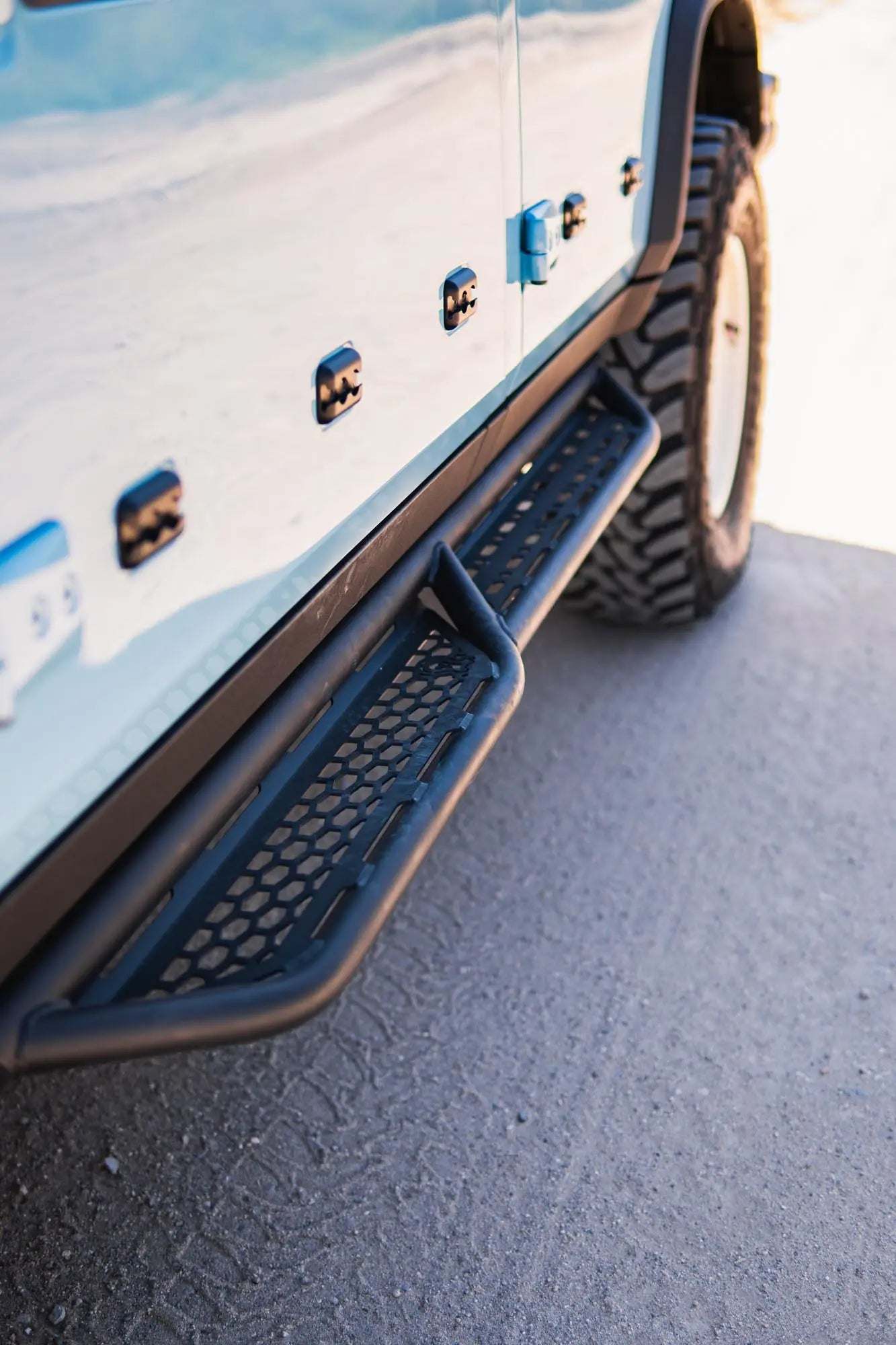 Grenadier Side Steps / Rock Sliders : Tubular - Image 14