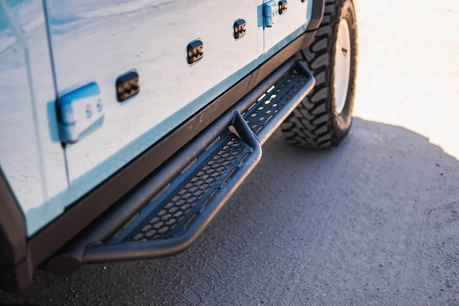 Grenadier Side Steps / Rock Sliders : Tubular - Image 5