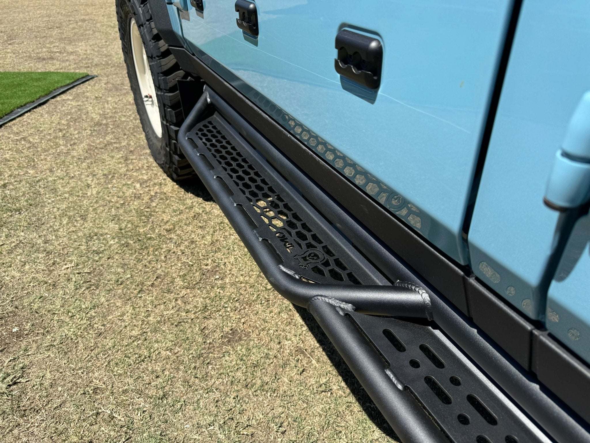 Grenadier Side Steps / Rock Sliders : Tubular - Image 9