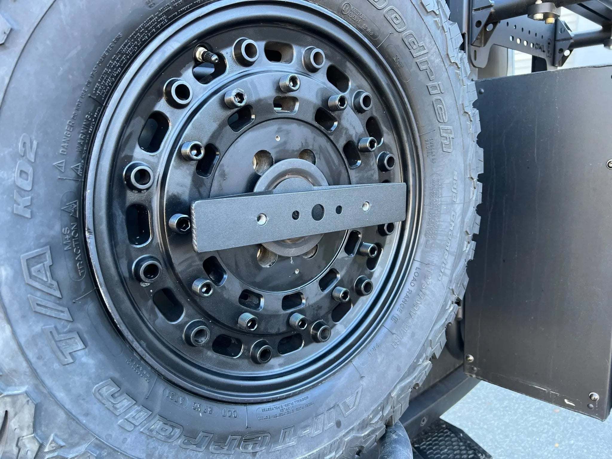 Shovel / Rotopax Mount : Expedition Handle 2.0 for Ladder / Tire Carrier - Image 10
