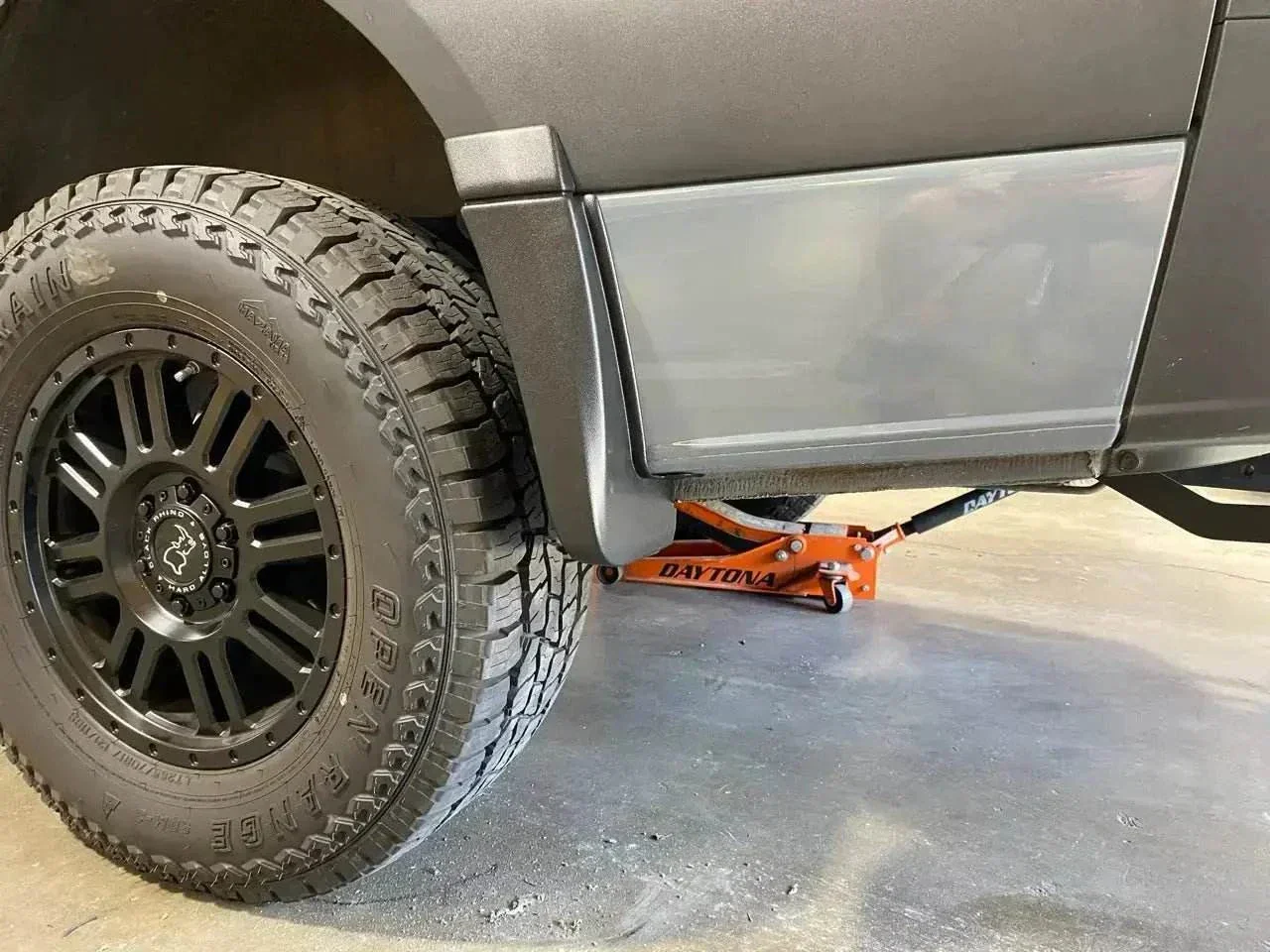 Sprinter Big Tire Kit : Mondo Mudguard (2019+) - Image 10