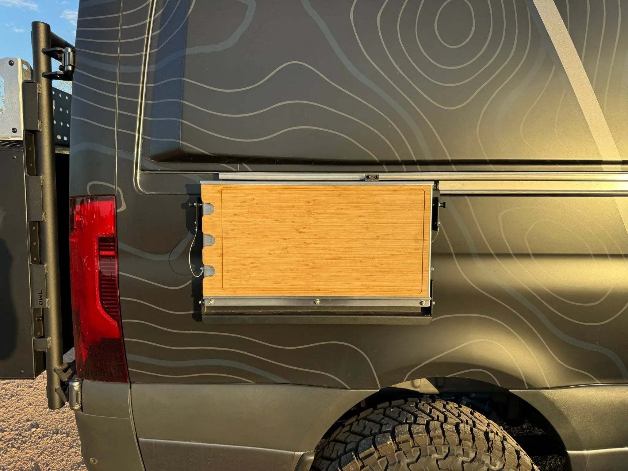 Trax Table - Image 15